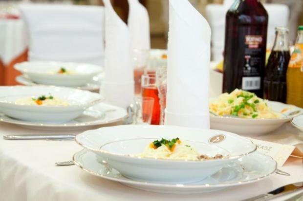 Hotel Pinocy Ledziny Εξωτερικό φωτογραφία